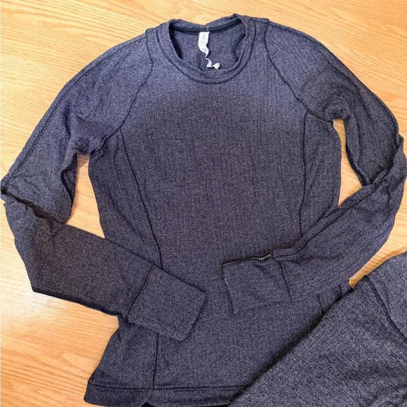 Lululemon Athletica Heathered Gray Long Sleeve Tee - Picture 4 of 5